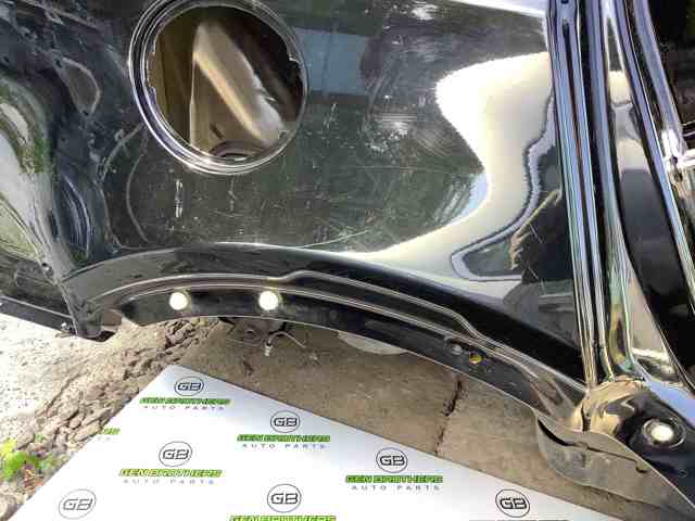 LR060975 LAND ROVER Крыло заднее правое купить в Чернигов