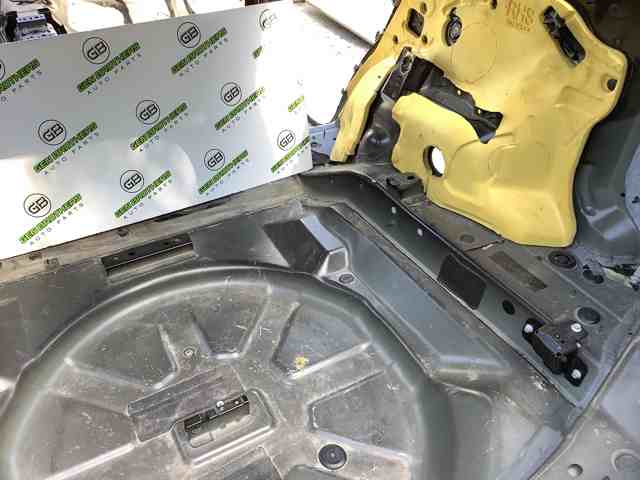 LR061129 LAND ROVER Днище багажника (ниша запасного колеса) купить в Николаев