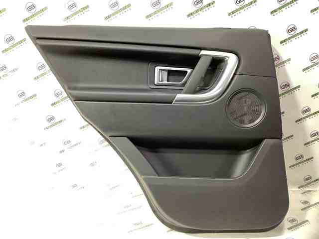 Обшивка левой задней двери LR064210 LAND ROVER