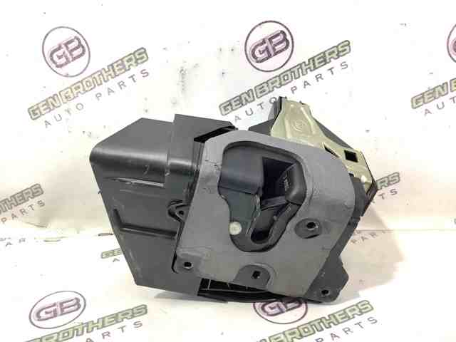 Замок двери задней левой LR070433 LAND ROVER