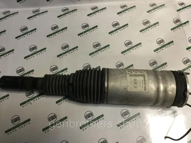 Амортизаторная стойка передняя правая LR072445 LAND ROVER
