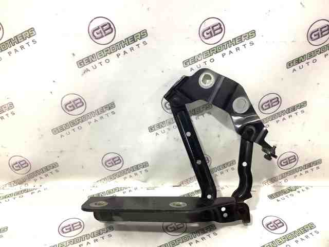 Шарнир капота правый LR075405 LAND ROVER