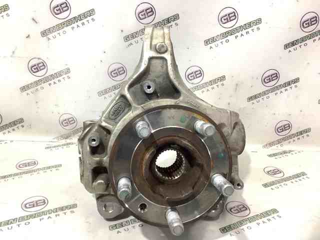 Цапфа поворотного кулака LR077914 LAND ROVER