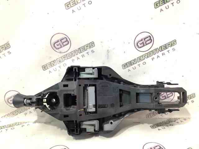 Держатель наружной ручки двери, передней правой LR078757 LAND ROVER