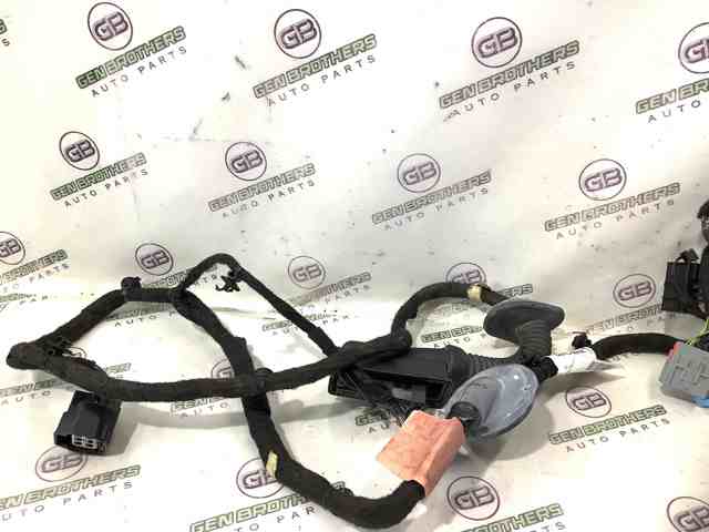 LAND ROVER LR085731 в наличии Чернигов
