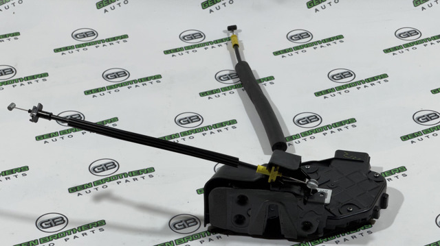 Дверной замок передний правый LR091524 LAND ROVER