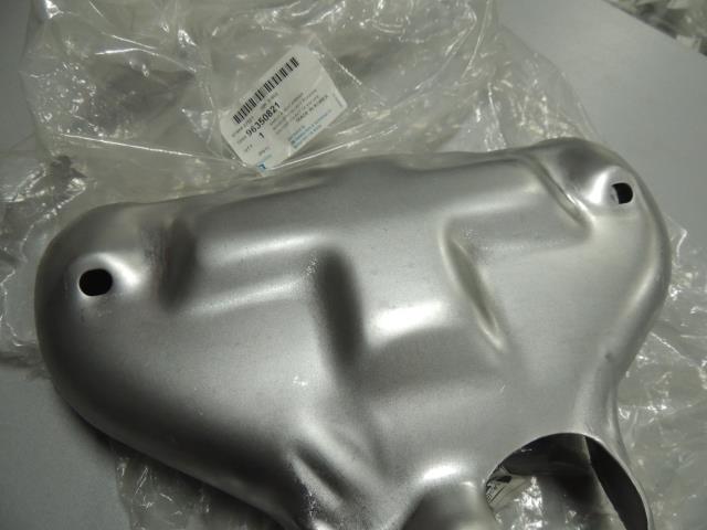 Proteção (tela térmica) de tubo coletor de escape para Chevrolet Aveo (T250, T255)