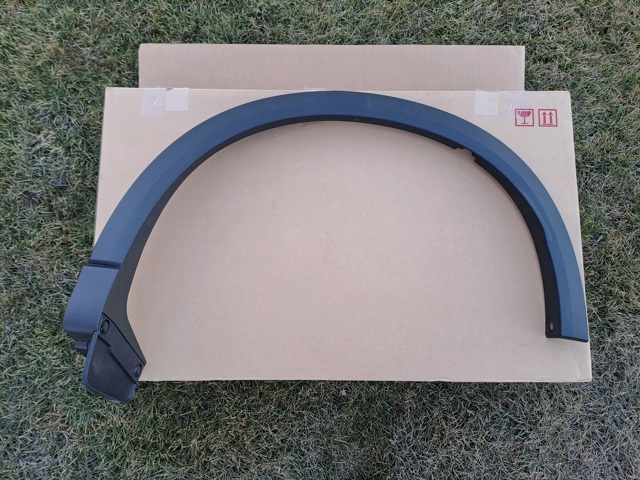 Молдинг передней арки колеса, правый Mazda KPF151W60B цена, от 28.12 USD