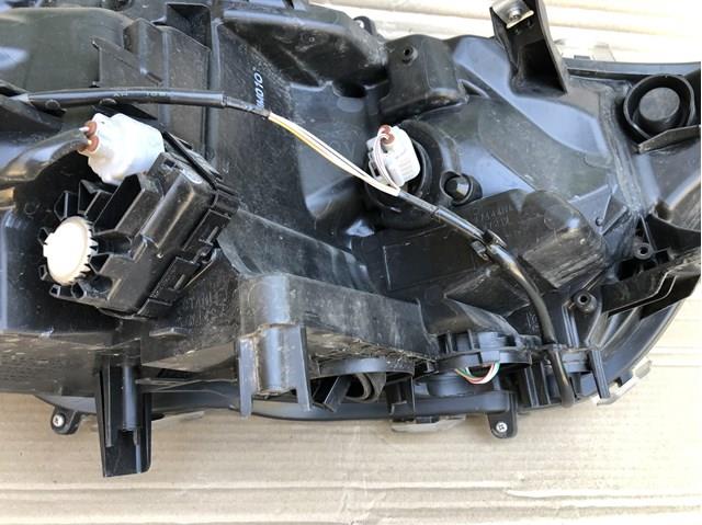 Левая фара 8118542A33 Toyota