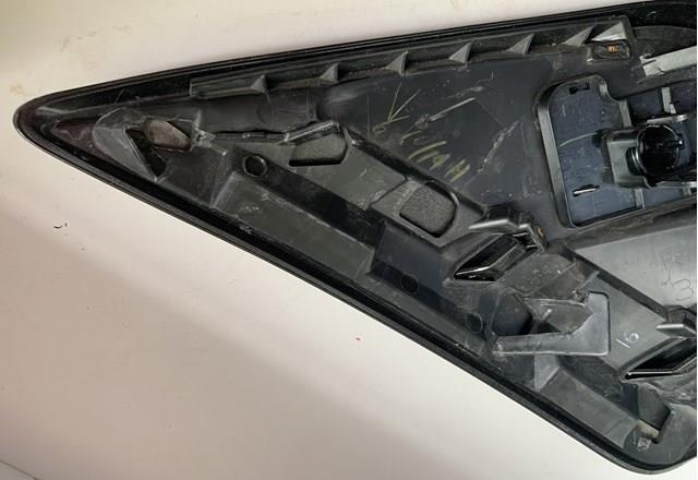 Rejilla de ventilación, parachoques trasero, derecha 5314178030 TOYOTA