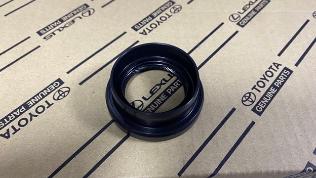 4133605030 TOYOTA Anillo retén de semieje, eje delantero original y equivalente
