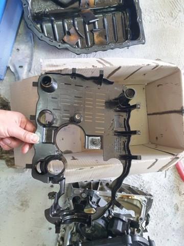 Separador de aceite, cárter de motor 06K103138Q VAG