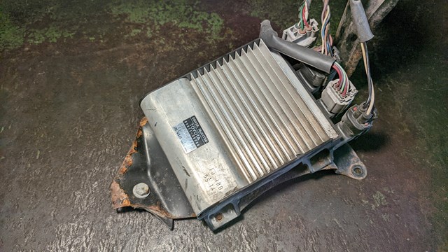 Modulo de control inyeccion de combustible (ECU) 8987120080 TOYOTA
