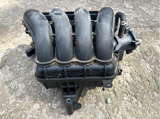 Впускной коллектор PE2713100 Mazda