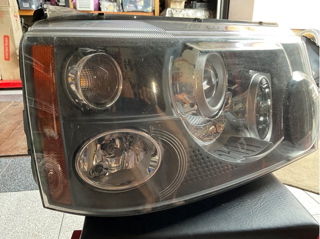 LR015265 Land Rover luz direita