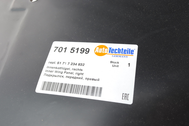 Подкрылок крыла переднего правый передний 7015199 Autotechteile