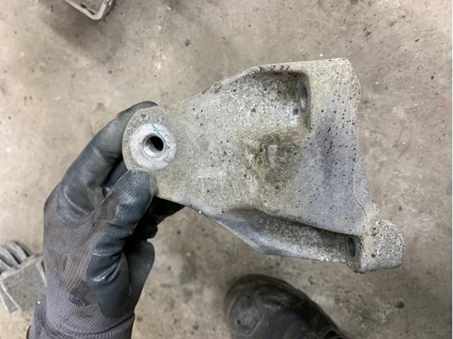Soporte para taco de motor delantero 113320021R RENAULT