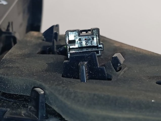9805511280 Peugeot/Citroen Фара задняя правая внутренняя