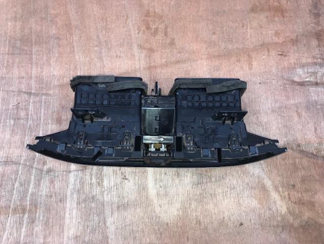 JX7Z19893AAE Ford Решетка воздуховода