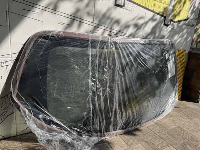 Стекло багажника двери 3/5-й задней (ляды) KB7W63930A9D Mazda