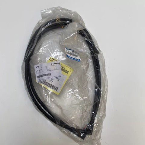 Moldura de parabrisas GS1D50601A MAZDA