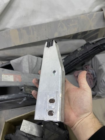 51118071605 BMW Кронштейн бампера переднего внешний левый