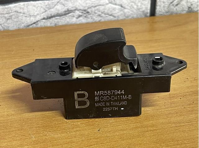 Кнопковий блок керування склопідіймачами передній правий MR587944 MITSUBISHI