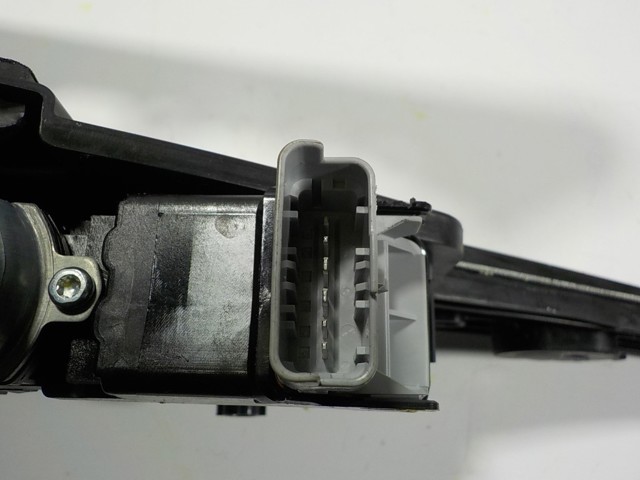 Стеклоподъемник передней правой двери 9828130680 Peugeot/Citroen