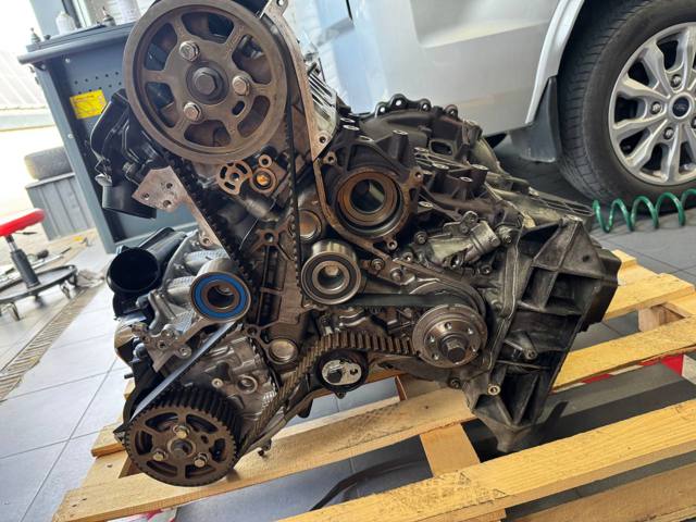 Купить LR127427 Land Rover 