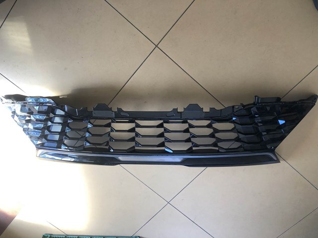 86351R2030 Hyundai/Kia Решетка радиатора
