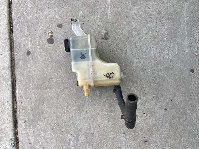  Tanque de expansão do sistema de esfriamento Toyota Corolla sedan (E15) (2006 - 2013) 