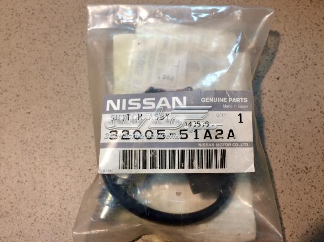 Датчик включения фонарей заднего хода Nissan 3200551A2A