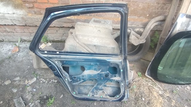 Puerta trasera izquierda 7751471660 RENAULT