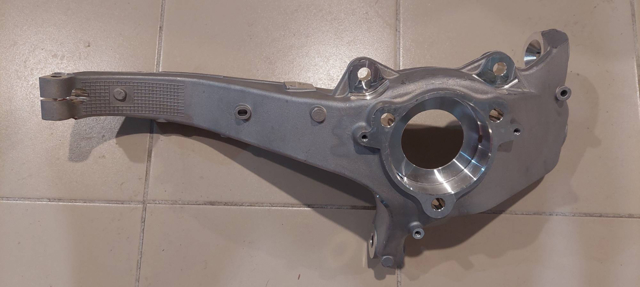 Цапфа (поворотный кулак) передний левый Tesla 118831100E цена, от 141.24 USD