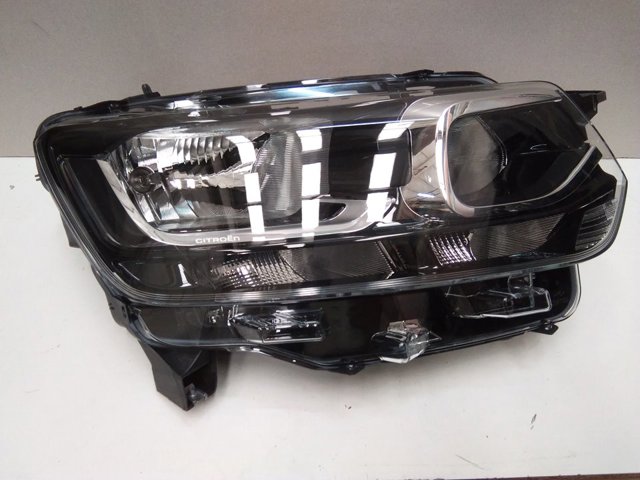Купить ZCT1166R Signeda Фара основная правая