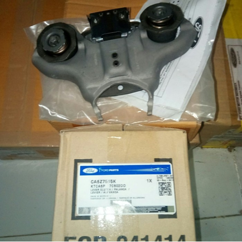 Horquilla de embrague CA6Z7515K FORD