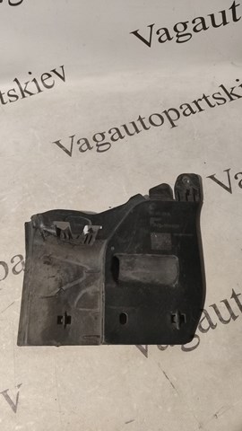Revestimiento de los bajos, delantero derecho 5Q0825272A VAG