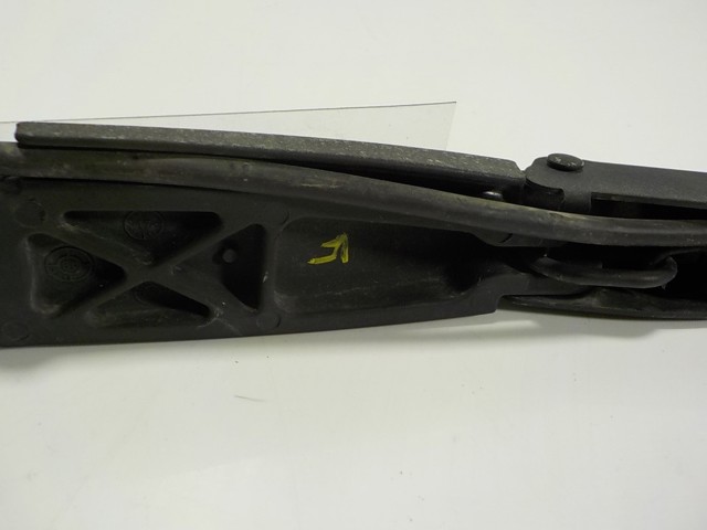 Рычаг дворника Peugeot/Citroen 9823610280