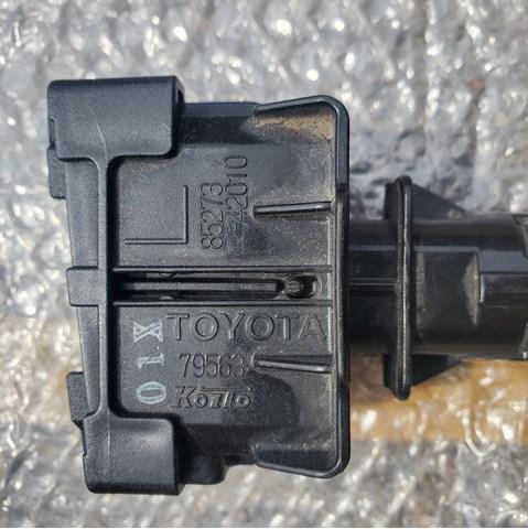 Soporte boquilla lavafaros cilindro (cilindro levantamiento) 8520842040 TOYOTA