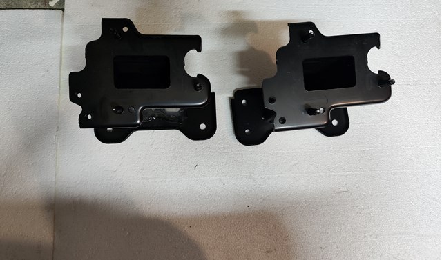 620522154R Renault (RVI) Кронштейн усилителя переднего бампера