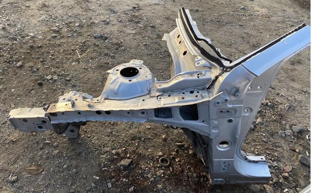 5370233140 Toyota Панель брызговика (лонжерона) моторного отсека, левая