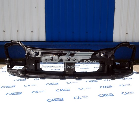 Рамка радиатора 8200143340 Renault (RVI)