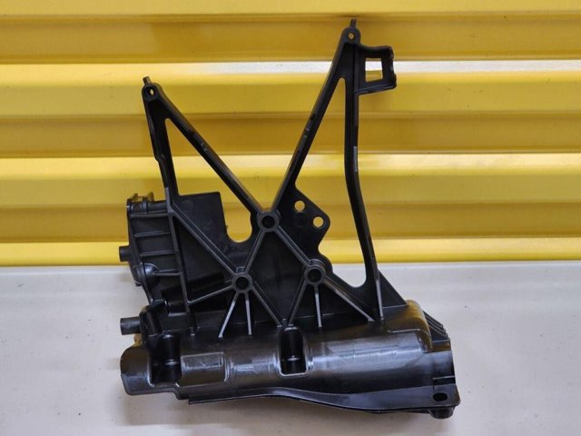 Soporte del panel frontal derecho A2136206500 MERCEDES