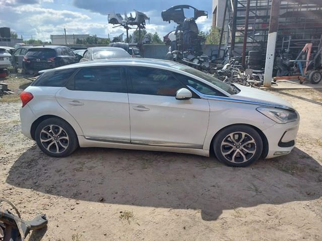 Стекло двери передней правой 9687044680 Peugeot/Citroen