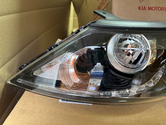 921013U270 Hyundai/Kia Фара
