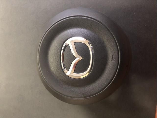 Подушка безопасности водителя KB7W57K00A02 Mazda