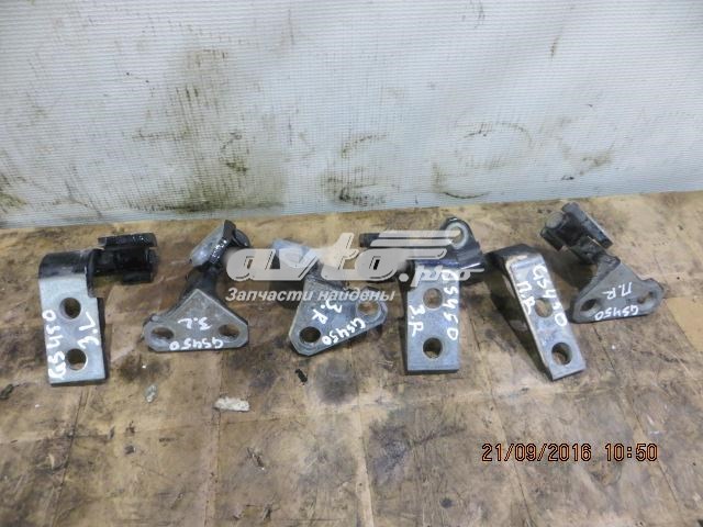 Bisagra delantera derecha 6877030140 TOYOTA