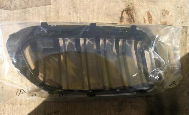 Решетка радиатора левая 8063173 BMW