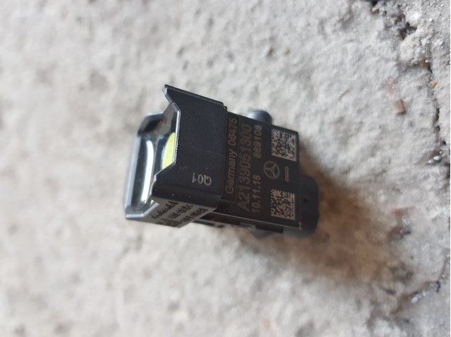Sensor AIRBAG delantero A2139051300 MERCEDES