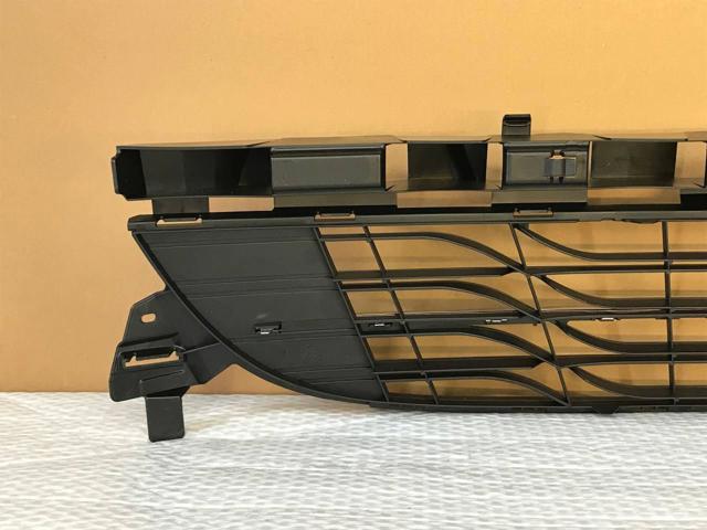 Rejilla del parachoques delantero, central 622542051R RENAULT
